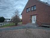 Foto - Familienhaus mit 2 Wohneinheiten, PV-Anlage & großem Grundstück i