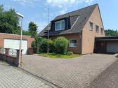 Foto - Großes Einfamilienhaus mit Wintergarten und Partykeller