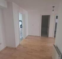 Schöne 3 Raum WE mit Küche und Kaminofen - Freiberg