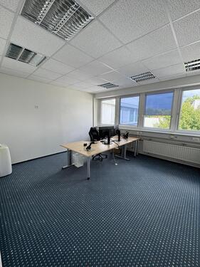 Foto - Büro zu vermieten - 400,00 EUR Kaltmiete,