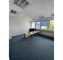 Büro zu vermieten - 400,00 EUR Kaltmiete, in Weinstadt (PLZ: 71384)