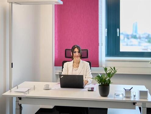 Foto - Schickes Büro mit Skylineblick, erschwinglich, ab 1 Monat, Pauschalmiete
