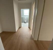 Erstbezug - Neubau Einfamilienhaus mit Garten und Garage - Römerberg