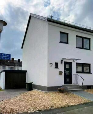 Foto - Modernisiertes Endreihenhaus mit großem Grundstück, Garage, usw.