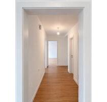 Wohnung mit Garten, Erdgeschoss, Stellplatz, Keller neu renoviert - Hennef (Sieg)