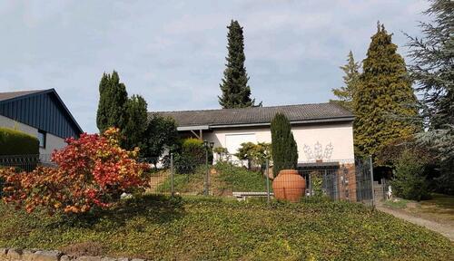 Foto - Freistehendes Haus in Bechtheim, Nähe Bad Camberg zu verkaufen