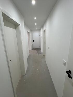 Foto - Sanierte 3-Zi.-Whg. mit Fußbodenheizung, Stellplätze, Top Lage