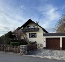 Einfamilienhaus mit Doppelgarage und Werkstatt - Arzberg