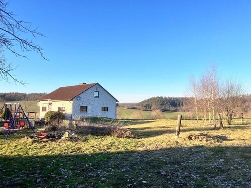 Foto - Großes Grundstück mit Haupthaus & Bungalow