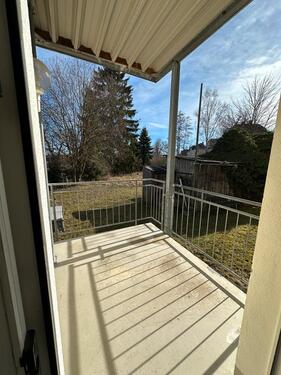 Foto - Zu Vermieten 2 Zimmer Hochparterre mit Bslkon und Stellplatz