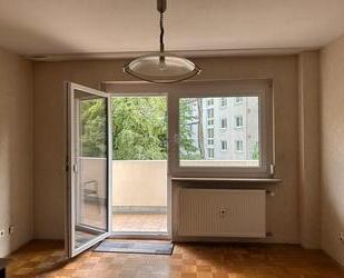 Gepflegte 4-Zimmer-Eigentumswohnung mit modernisiertem BadWC - Erlangen Bruck