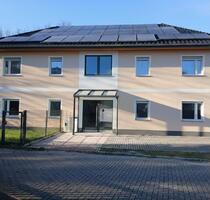 Haus am See: 3-Zimmerwohnung mit Terasse, Garten und Wintergarten - Rüdersdorf bei Berlin Hennickendorf