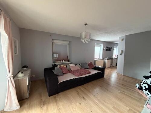 Foto - Wohnung, 3 ZKB mit Balkon - 850,00&nbsp;EUR Kaltmiete, ca.&nbsp; 84,00&nbsp;m&sup2;