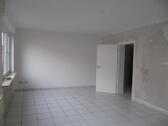 Foto - Helle Maisonettewohnung ,4 ZKB, Kellerraumbenutzung und Terrasse.