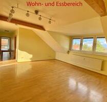 Lichtdurchflutete 3-Zimmer-Dachgeschosswohnung mit Dachterrasse - Nürnberg Holzheim