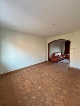 Foto - Zimmer mit eigenem Wohnzimmer zur Miete