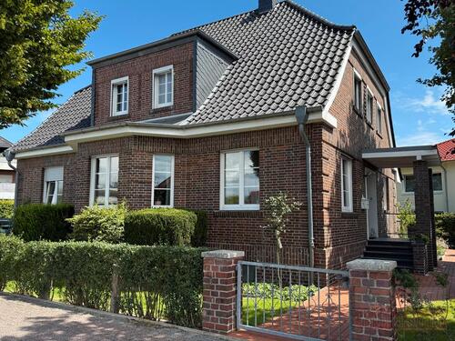 Foto - IMMOBILIEN GUMNIOR präsentiert: sanierte Altbauwohnung mit Garten und PKW Stellplatz in zentraler Lage von Neuenkirchen