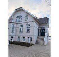 Wunderschöne kernsanierte 3-ZKBB Altbauwohnung in Rastede