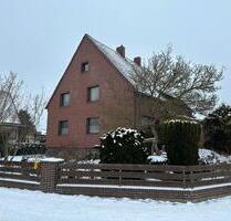 Ein-Zweifamilienhaus mit Doppelgarage - Isenbüttel