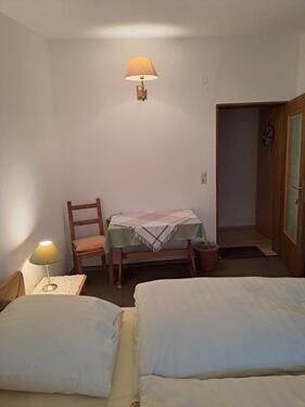 Foto - Doppelzimmer, sep. BadDuWC, Küche übern Gang, 300,- inkl. NK