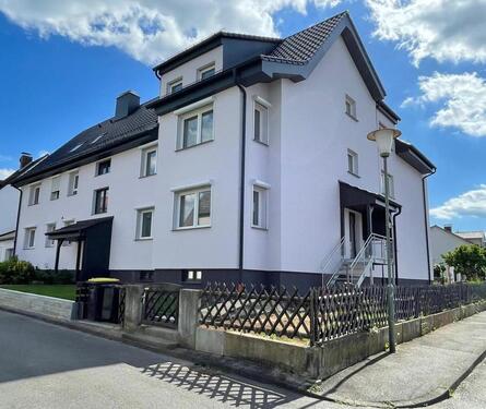 Foto - Großzügige 3-Zimmer-WE in frisch saniertem 3-Familienhaus