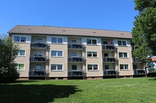 Foto - * 2 Zimmer, Bad modernisiert, mit Dusche *