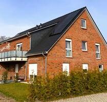 VON PRIVAT -3-Zimmer-DG-Wohnung - Balkon, EBK, Stellplätze - Hohnstorf (Elbe)