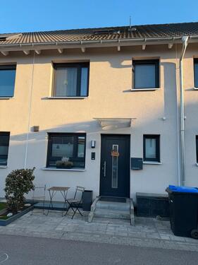 Foto - Modernes RMH in zentraler Lage – sofort einziehen und wohlfühlen