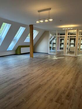 Foto - Repräsentative Bürofläche im stilvollen Fachwerkambiente – Warmmiete!