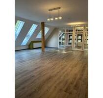 Repräsentative Bürofläche im stilvollen Fachwerkambiente – Warmmiete! - Enger