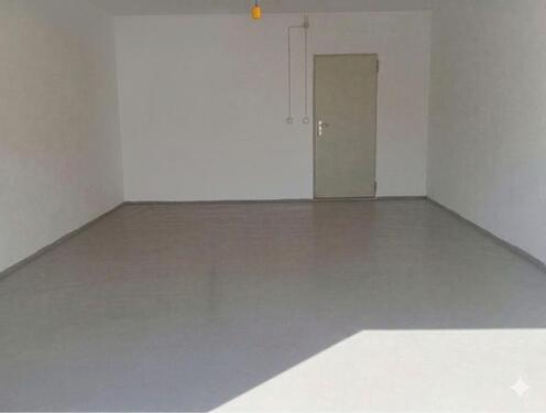 Foto - Top-Stellplatz: Massive Garage mit Wasser & Video