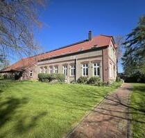 Charmante 2-Zimmer-Dachgeschosswohnung im Grünen zu vermieten - Nordenham