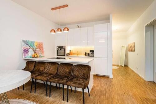 Foto - Modern eingerichtete, stilvolle 4-Zimmer-Wohnung mit Balkon, EBK