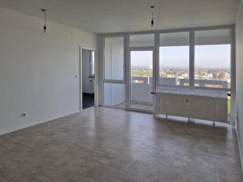 Foto - Ab sofort - Neu renovierte 2 Zimmer mit Ausblick!