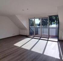 Charmante DG-Wohnung mit Balkon & Seeblick – 3,5 Zimmer, frisch renoviert - Bordesholm