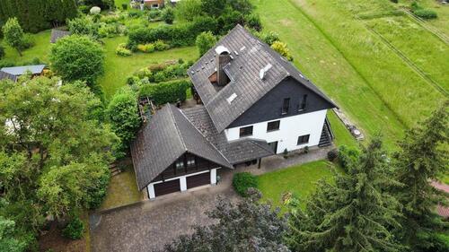 Foto - freistehendes Einfamilienhaus mit Einliegerwohnung am Ortsrand