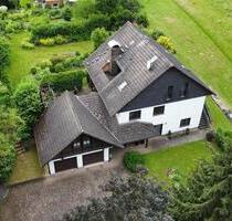 freistehendes Einfamilienhaus mit Einliegerwohnung am Ortsrand - Borken (Hessen)