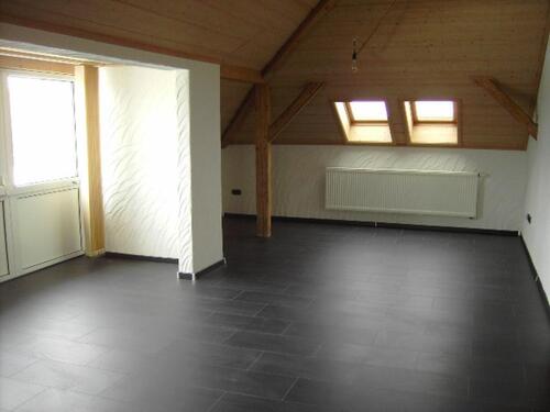 Foto - Besonders geschnittene Dachgeschoßwohnung mit Einbauküche