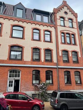Foto - Charmante helle 4 Zimmer Altbauwohnung mit Balkon -unrenoviert