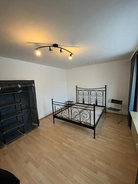 Foto - Möblierte 1-Zimmerwohnung am Bhf Oberursel mit Balkon