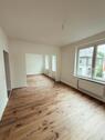 Foto - Neu saniert- Modernisierte und lichtdurchflutete Wohnung