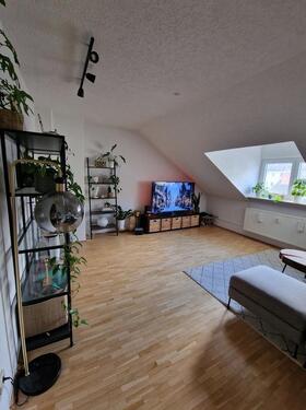 Foto - 2 Zimmer DG Wohnung Frankfurt Nied