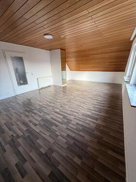 Foto - Gepflegte 3-Zimmer Dachgeschosswohnung in Neustadt (Hessen)