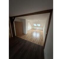 Helle 4-Zimmer-DG-Wohnung | 2 Bäder | große Wohnküche | EBK | Glasfaser - Braunschweig Nordstadt