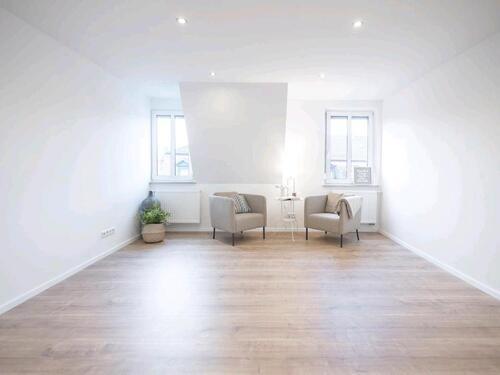 Foto - 4-Zimmer-Wohnung modernisiert, Top-Anbindung & Balkon genehmigt!