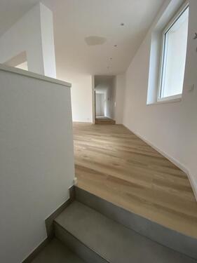 Foto - helle Wohnung über 3 Etagen - 1.325,00 EUR Kaltmiete,