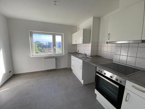 Foto - frisch renovierte zwei Zimmerwohnung im 1. Obergeschoss mit EBK