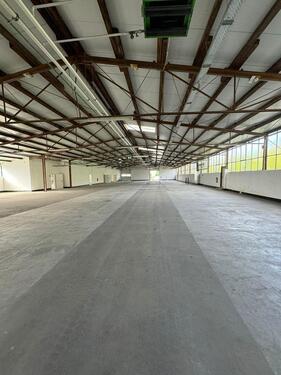 Foto - 570 m² modernisierte Produktions-Lagerhalle