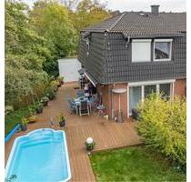 Attraktives Reihenendhaus mit Außenpool in Neu Wulmstorf