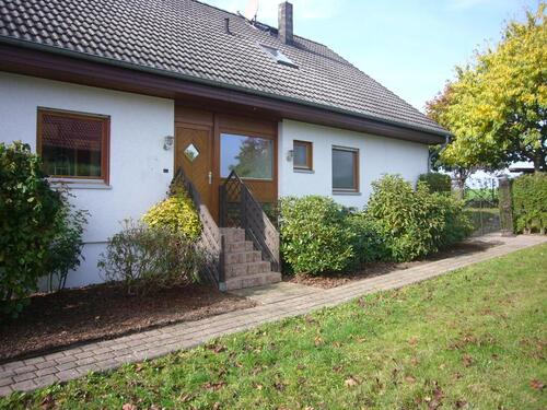 Foto - Schöne untere Haushälfte mit 4 Zimmern und großem Garten!